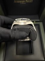 Audemars Piguet Royal Oak 41mm White Gold Smoked Blue Dial 15510BC.OO.1320BC.02 - Image 4