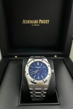 Audemars Piguet Royal Oak Jumbo  Extra-thin 16202BC.OO.1240BC.02 - Image 3