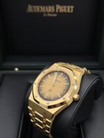 Audemars Piguet Royal Oak Jumbo (Ref# 16202BA.OO.1240BA.02) - Image 12