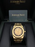 Audemars Piguet Royal Oak Jumbo (Ref# 16202BA.OO.1240BA.02) - Image 2