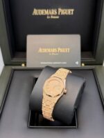 Audemars Piguet ROYAL OAK MINI FROSTED GOLD QUARTZ Ref. 67630OR.GG.1312OR.01 - Image 6
