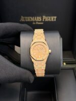 Audemars Piguet ROYAL OAK MINI FROSTED GOLD QUARTZ Ref. 67630OR.GG.1312OR.01 - Image 9