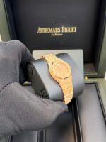 Audemars Piguet ROYAL OAK MINI FROSTED GOLD QUARTZ Ref. 67630OR.GG.1312OR.01 - Image 11