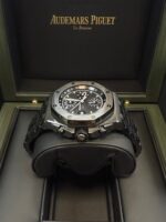 Audemars Piguet Royal Oak Offshore Chronograph Selfwinding Chronograph 42mm Black Dial Ceramic 26238CE.OO.1300CE.01 - Image 4