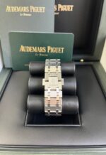 Audemars Piguet Royal Oak Selfwinding 37mm Ice Blue Dial 15550ST.OO.1356ST.08 - Image 6