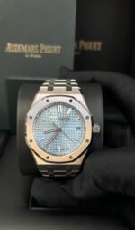 Audemars Piguet Royal Oak Selfwinding 37mm Ice Blue Dial 15550ST.OO.1356ST.08 - Image 3