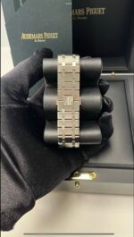 Audemars Piguet Royal Oak Selfwinding 50th Anniversary 2022 37mm 15550ST.OO.1356ST.01 - Image 7