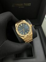 Audemars Piguet Royal Oak Selfwinding 50th Anniversary Blue Dial 15551OR.ZZ.1356OR.02 - Image 10
