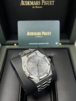 Audemars Piguet Royal Oak Selfwinding (Ref# 15551ST.ZZ.1356ST.06) - Image 4