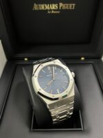 Audemars Piguet Royal Oak Selfwinding/ Stainless Steel/ Blue Dial (Ref#15500ST.OO.1220ST.01) - Image 9