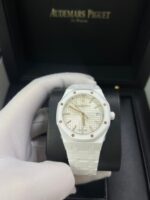 Audemars Piguet Royal Oak Selfwinding White Ceramic 77350CB.OO.1266CB.01 - Image 8