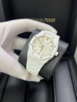 Audemars Piguet Royal Oak Selfwinding White Ceramic 77350CB.OO.1266CB.01 - Image 12