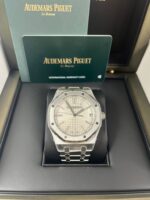 Audemars Piguet Royal Oak Selfwinding White Dial 41mm Ref. 15510ST.OO.1320ST.08 - Image 2