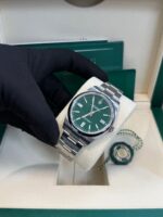 Rolex Oyster Perpetual 41 Stainless Steel - Green Index Dial - Oyster Bracelet (Ref# 124300) - Image 11