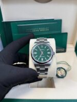 Rolex Oyster Perpetual 41 Stainless Steel - Green Index Dial - Oyster Bracelet (Ref# 124300) - Image 9
